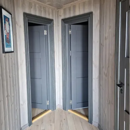 With Jacuzzi On Holiday home Lifjell